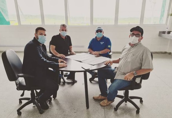 Superintendente da Codevasf em Sergipe Marcos Alves visita sede do IFS em Propria e entrega equipamento para agricultura familiar