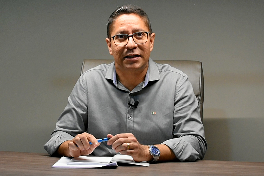 Vereador denuncia que prefeitura de Aracaju quer mais tempo para concluir obra que ja esta pronta veja videoo