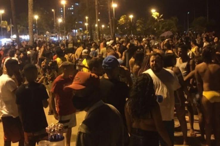 Apos afrouxamento de medidas aglomeracao e registrada na Orla de Atalaia