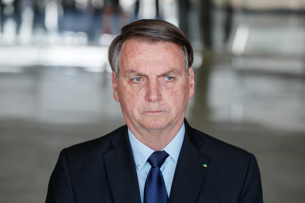 Bolsonaro diz que povo vai reagir se pais nao tiver eleicao democratica com voto impresso em 2022