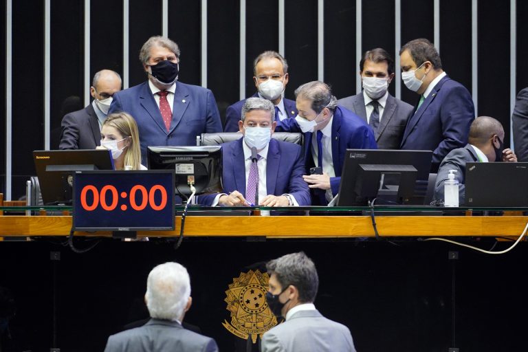 Camara aprova projeto de combate a supersalarios de agentes publicos