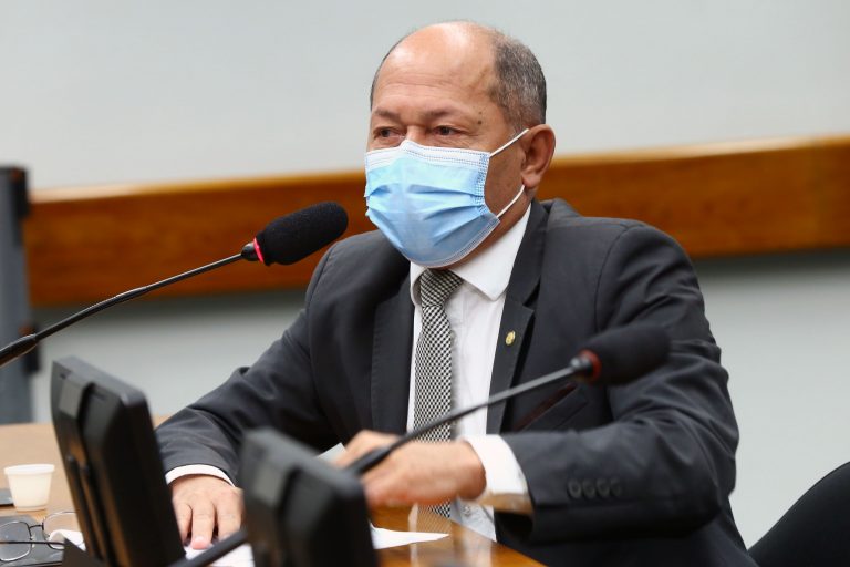 Comissao aprova projeto que autoriza orgaos de seguranca no policiamento ambiental