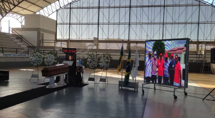 Corpo do presidente da Camara Adilson Galindo esta sendo velado no ginasio de esportes em Caninde