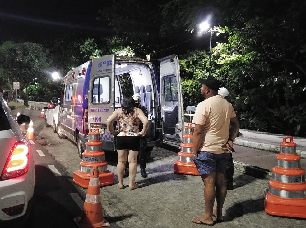 Duas pessoas sao presas e 18 sao autuadas em Operacao Lei Seca em Aracaju
