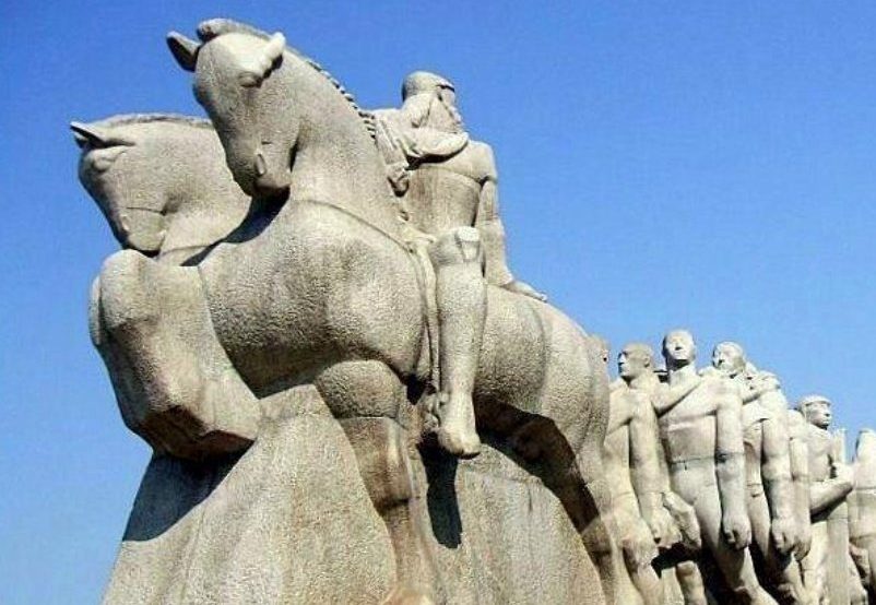 Foi um ato pensado de vandalismo diz Weintraub sobre fogo em monumento Borba Gato e1627310284426