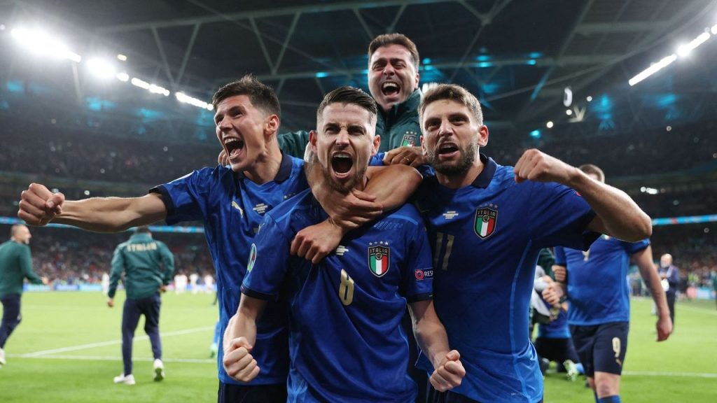 Italia e Inglaterra se enfrentam pela final da Eurocopa neste domingo 11