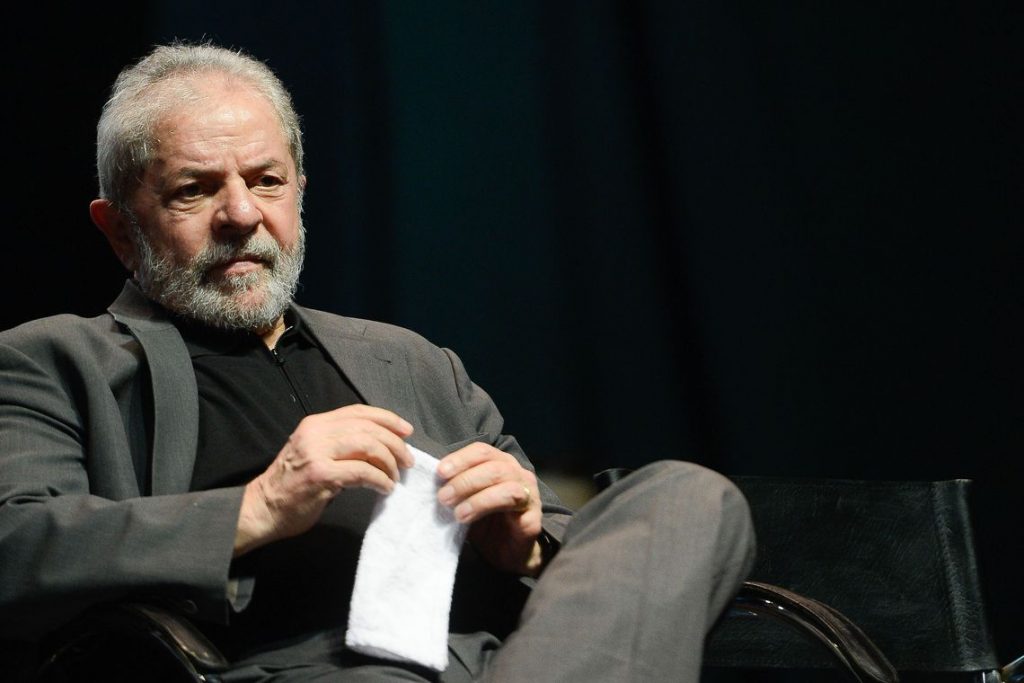 Lula ataca EUA e diz que nao houve soldado em Cuba com joelho em cima de um negro nos atos
