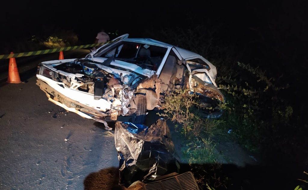 Motorista morre apos colidir com caminhao na SE 230 um dos veiculos teria tentado desviar de buracos e1625580252342