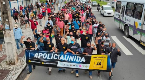 Movimento Policia Unida fazem ato apos governo nao dar respostas sobre adicional de periculosidade