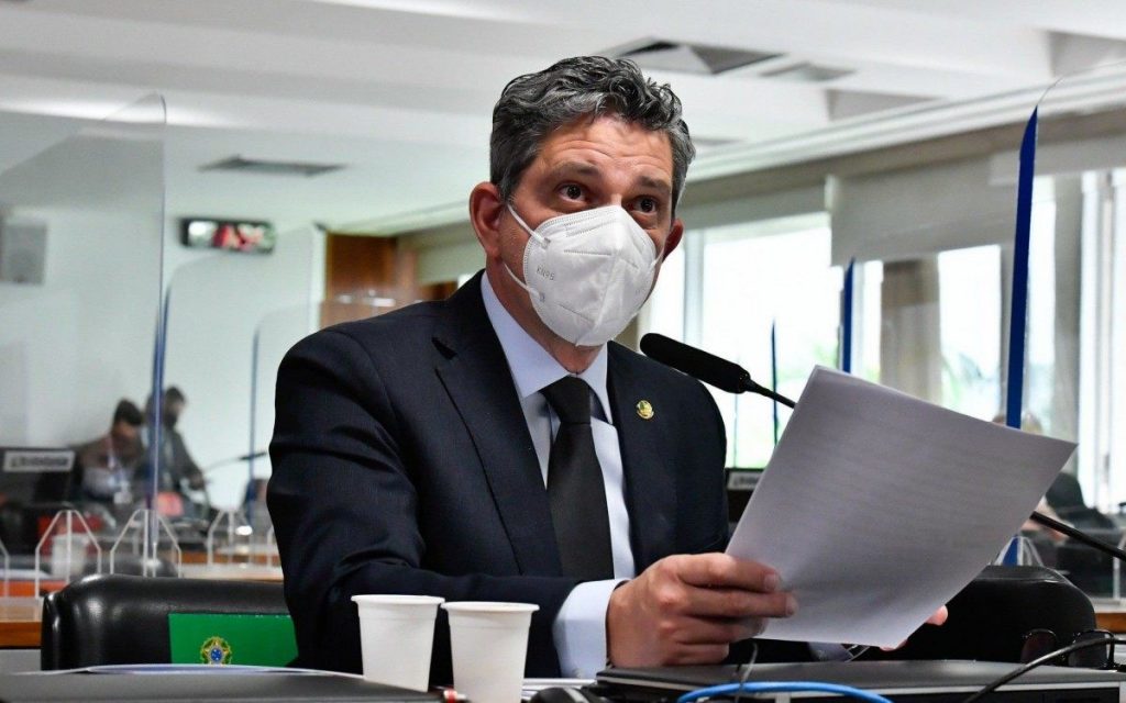 Nenhum brasileiro tem duvidas diz Rogerio Carvalho sobre suposta prevaricacao de Bolsonaro