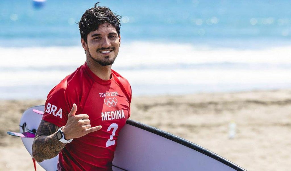 Olimpiadas Aproximacao de tufao adianta finais de surfe nesta segunda 26