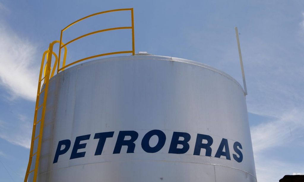 Petrobras anuncia novo aumento no gas de cozinha gasolina e diesel valores passam a valer nesta terca 6