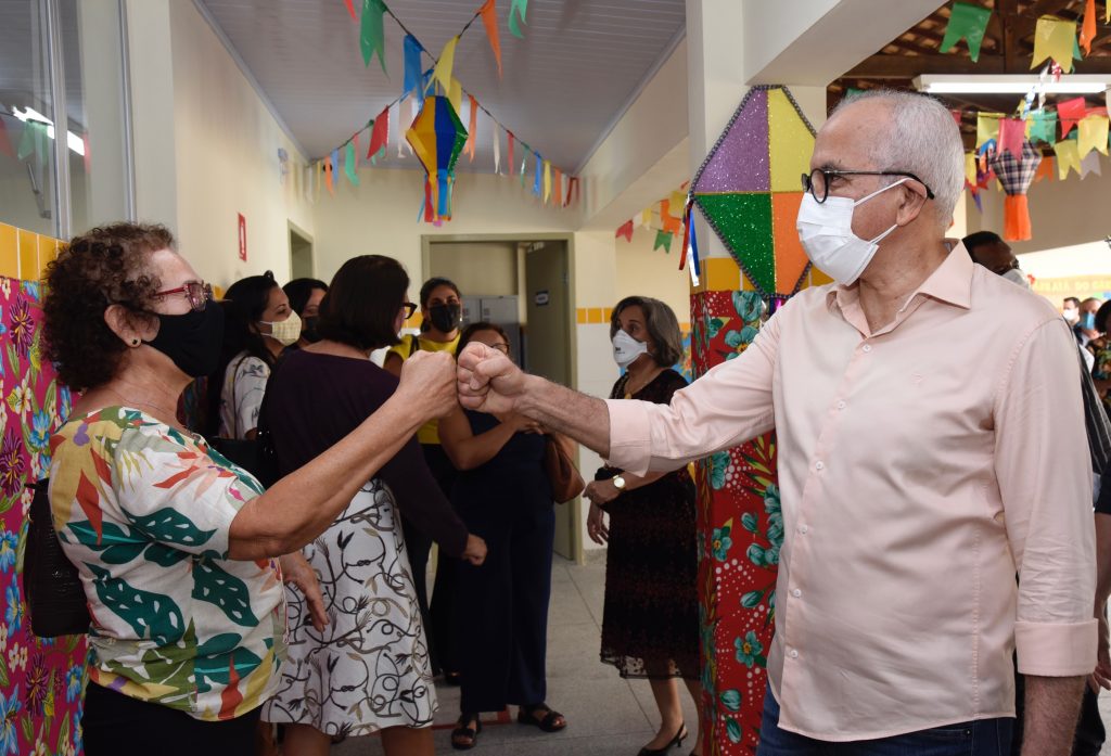 Prefeitura de Aracaju entrega reforma da Emef Carvalho Neto projeto custou mais de R 2 mi