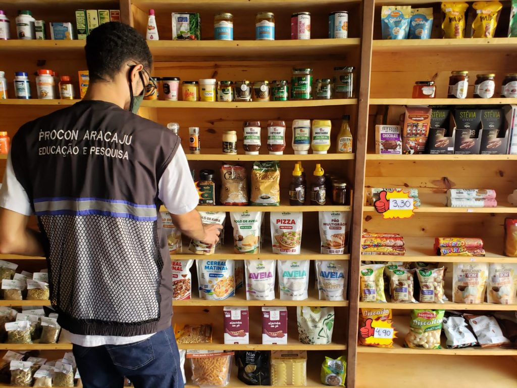 Procon Aracaju notifica 11 estabelecimentos em fiscalizacao de emporios e lojas de produtos naturais