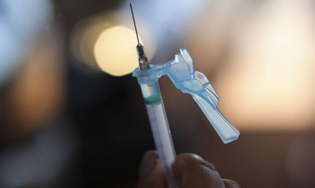 Projeto de voluntarios informa disponibilidade de vacinas no pais