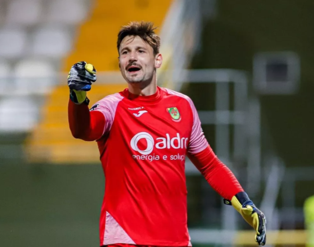 Reforco Atletico MG encaminha emprestimo de goleiro Michael para o Confianca