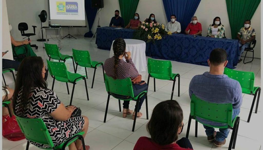 Servidores aprovados em concurso sao empossados na Barra dos Coqueiros