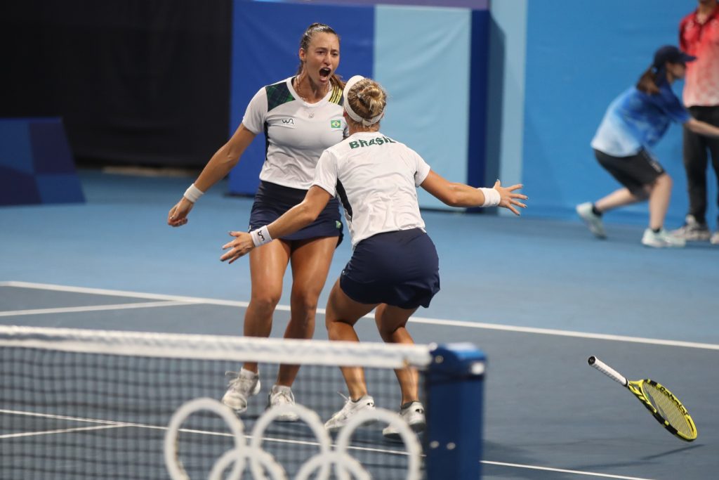 Stefani e Pigossi levam o bronze nas Olimpiadas e conquistam 1a medalha brasileira no tenis