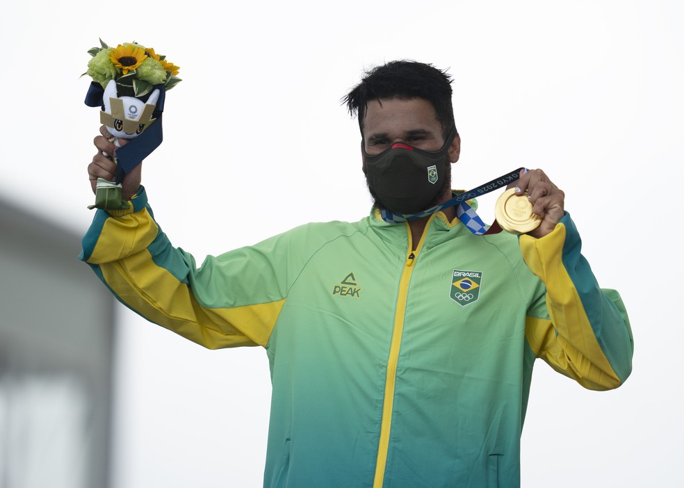 Surfista Italo Ferreira conquista primeiro ouro do Brasil nas Olimpiadas de Toquio
