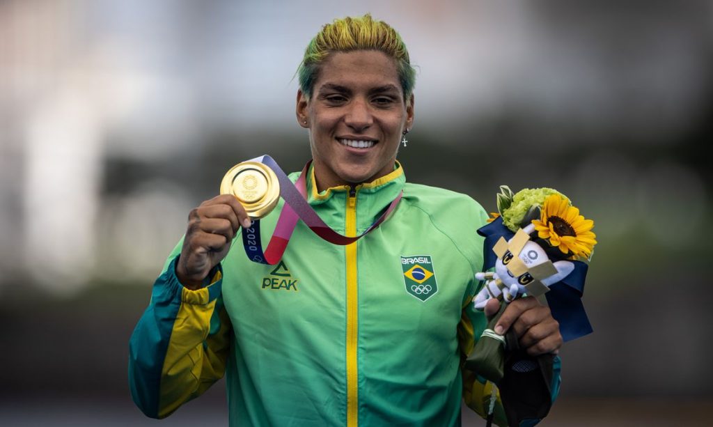 Ana Marcela Cunha e ouro na maratona aquatica