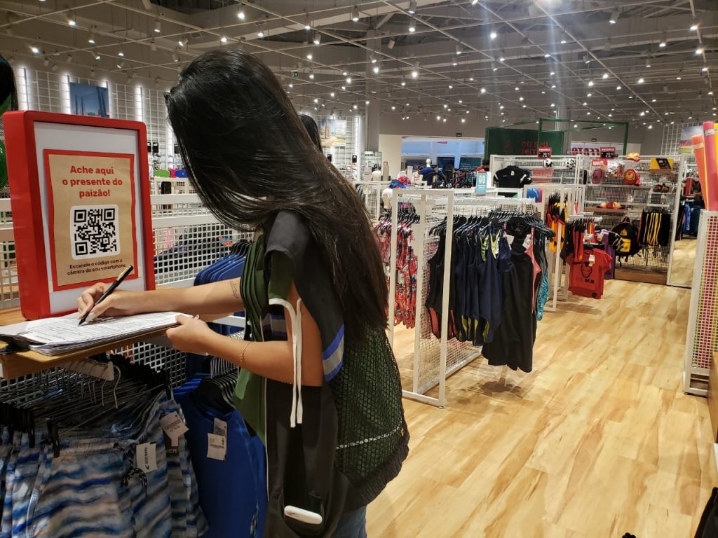 Apos fiscalizacao 17 lojas de roupas masculinas e artigos esportivos sao notificados