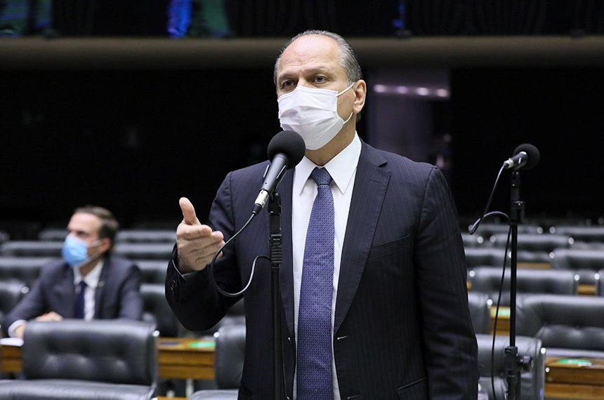 CPI ouve lider do Governo na Camara sobre irregularidades na compra da