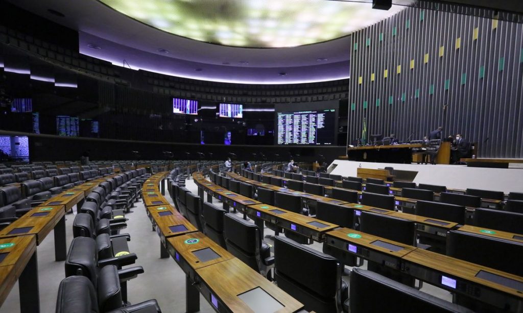 Camara aprova uniao de siglas em federacao partidaria