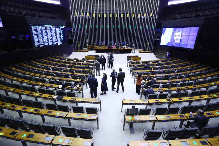 Camara dos Deputados pode votar reforma eleitoral em 2o turno nesta terca feira 17