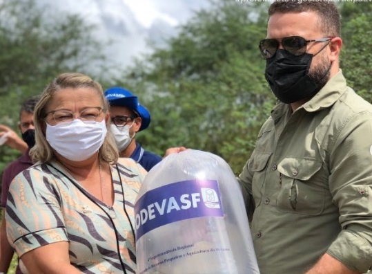 Codevasf realiza acao de repovoamento de peixes em Gararu 2