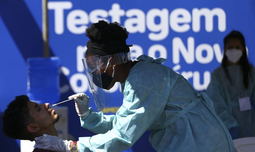 Covid 19 Brasil tem 203 milhoes de casos acumulados e 5687 mil mortes