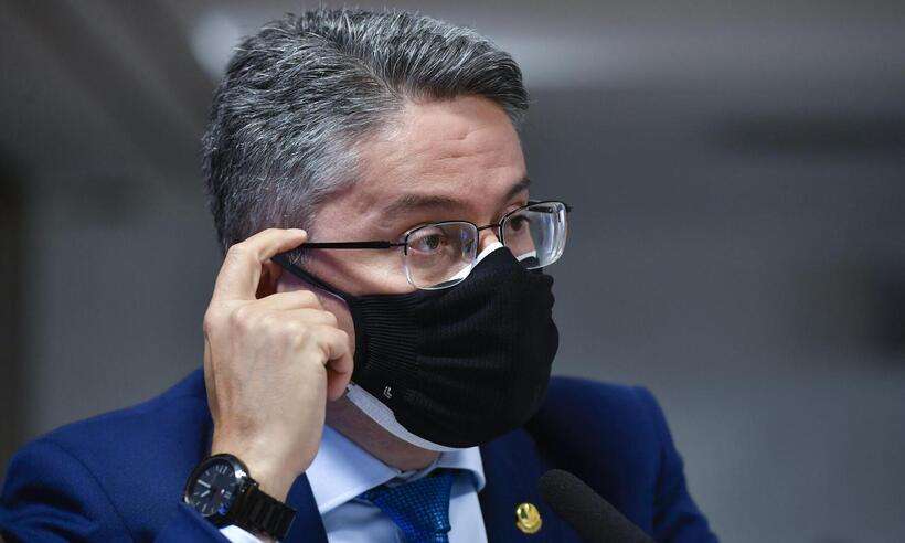 E mais uma demonstracao do casamento de conveniencia entre Bolsonaro PT e Centrao afirma Alessandro Vieira em sabatina a Aras