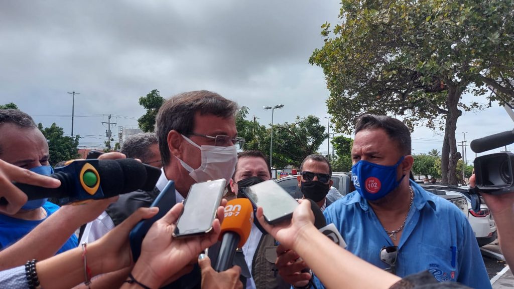 Estao passando a conhecer o Brasil diz ministro do Turismo em inauguracao do Centro de Convencoes de Sergipe