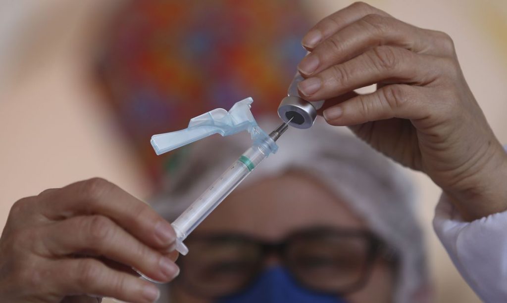 Estudo diz que vacinados com CoronaVac tem 74 menos chance de morte