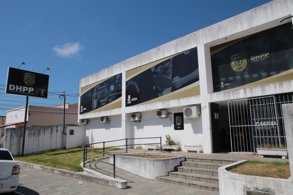 Homem e preso apos atirar contra amigos do proprio filho em Socorro