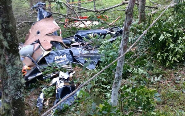 Justica determina que emissoras de TV removam do ar videos de noiva e do irmao que morreram em acidente de helicoptero