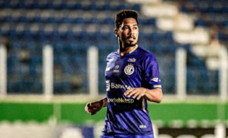 Nao estou nem dormindo afirma Hernane Brocador sobre situacao do Confianca na serie B