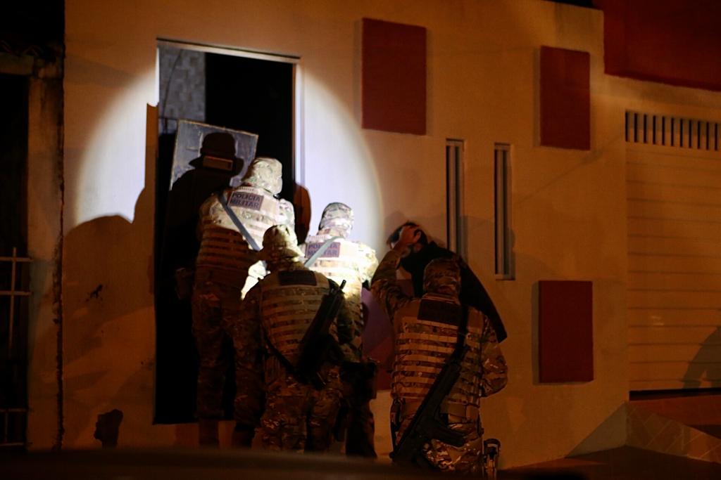 Operacao Cavaleiros das Trevas Dois homens morrem e 16 sao presos em operacao contra o trafico e roubos no interior