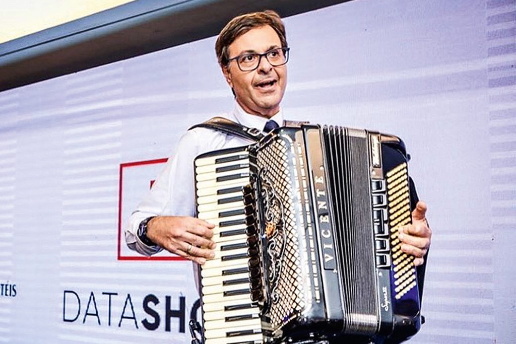 ‘Melhor ser sanfoneiro que ser presidiario e cachaceiro afirma ministro do Turismo