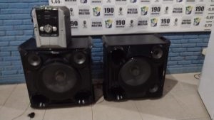 Aparelho de som e apreendido apos denuncias de perturbacao do sossego em Propria 1