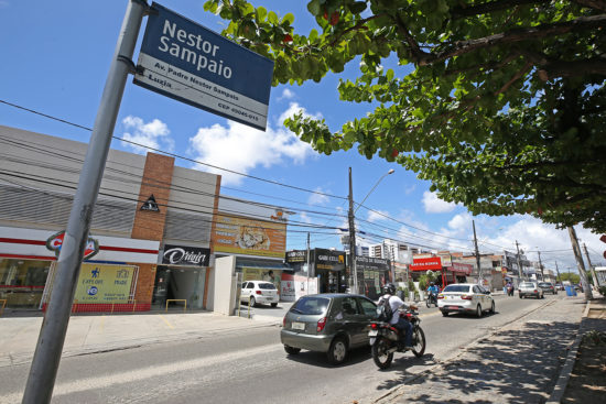 Avenida Nestor Sampaio 16 lojas fecharam as portas desde mudanca no transito