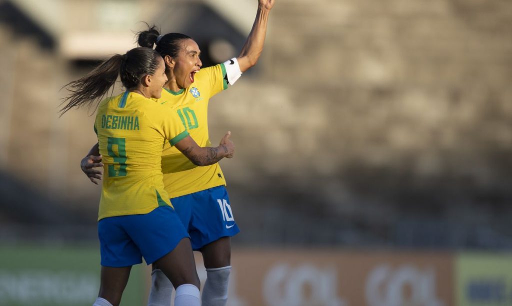 Com golaco de Marta e brilho de novata Brasil bate Argentina por 4x1 1