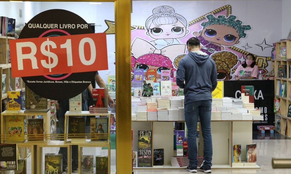 Comercio cresce 12 em julho e atinge patamar recorde diz IBGE