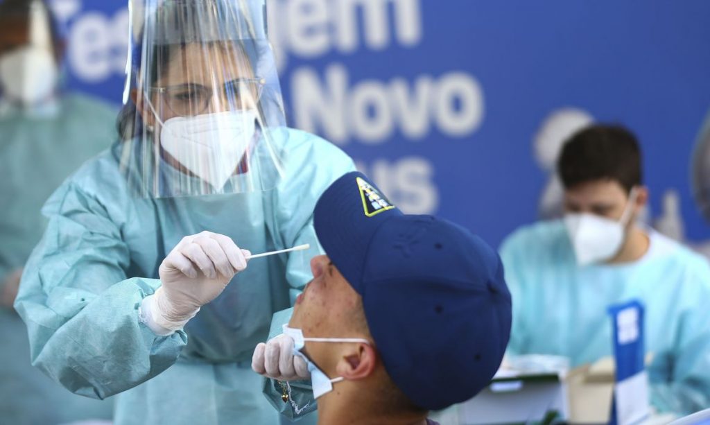 Covid 19 Brasil soma 2089 milhoes de casos e 5838 mil mortes