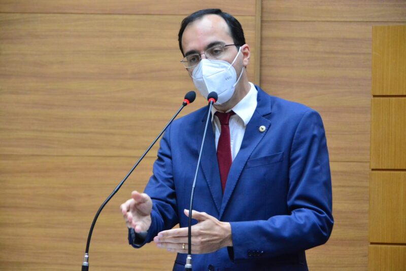 Deputado Georgeo Passos pede explicacoes ao diretor presidente do Ipesaude sobre meses de espera para atendimento