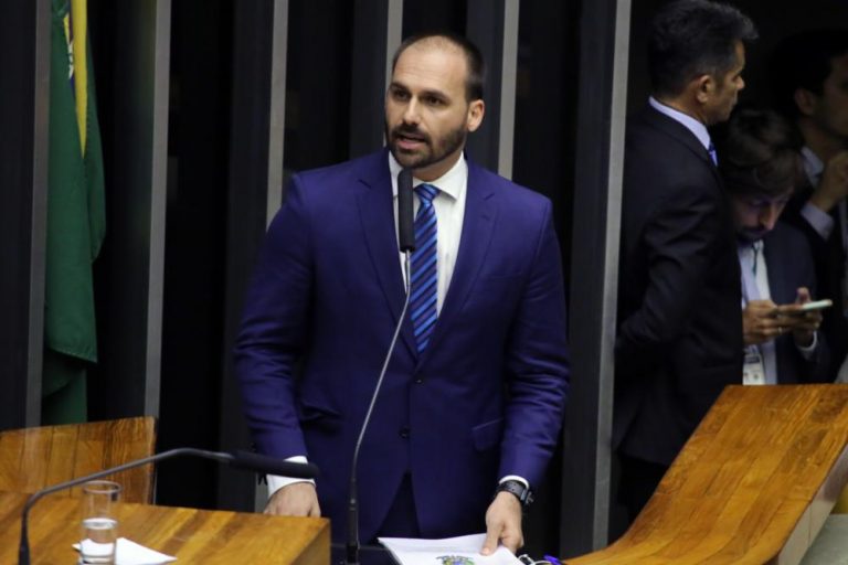 Eduardo Bolsonaro testa positivo para covid 19