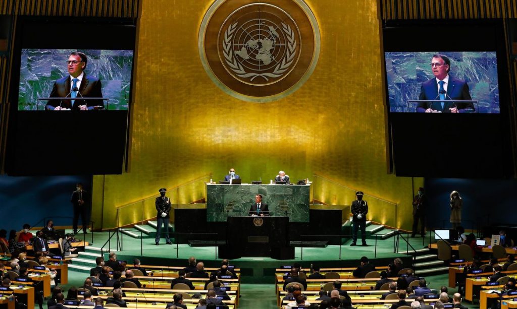 Em discurso Bolsonaro ataca imprensa e passa informacoes falsas na ONU