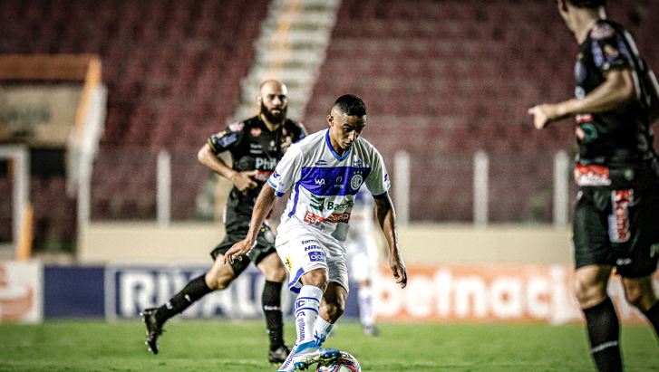 Embaladoo pela vitoria contra o Operario Confianca enfrenta lider da Serie B nesta terca 28