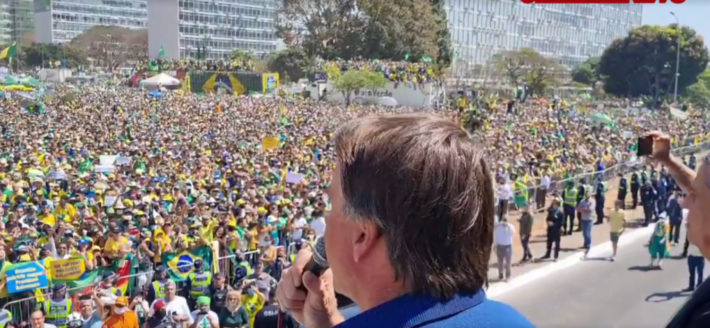 Esse poder pode sofrer aquilo que nos nao queremos diz Bolsonaro ao ameacar STF