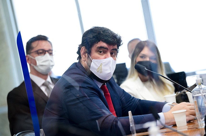 Evasivas do suposto lobista Marconny Faria revoltam membros da CPI