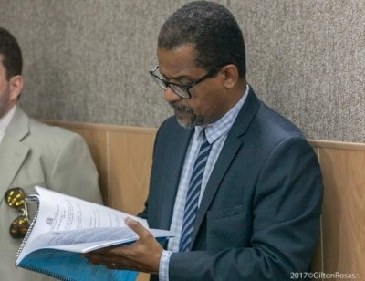 Professor Bittencourt se cala diante da possibilidade de fim da funcao de cobradores nos coletivos de Aracaju
